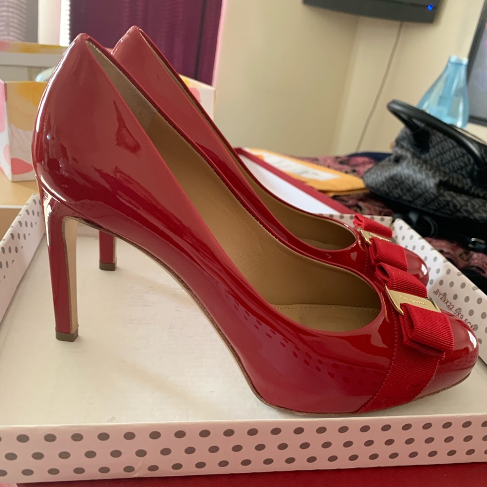 Ferragamo woman red heels